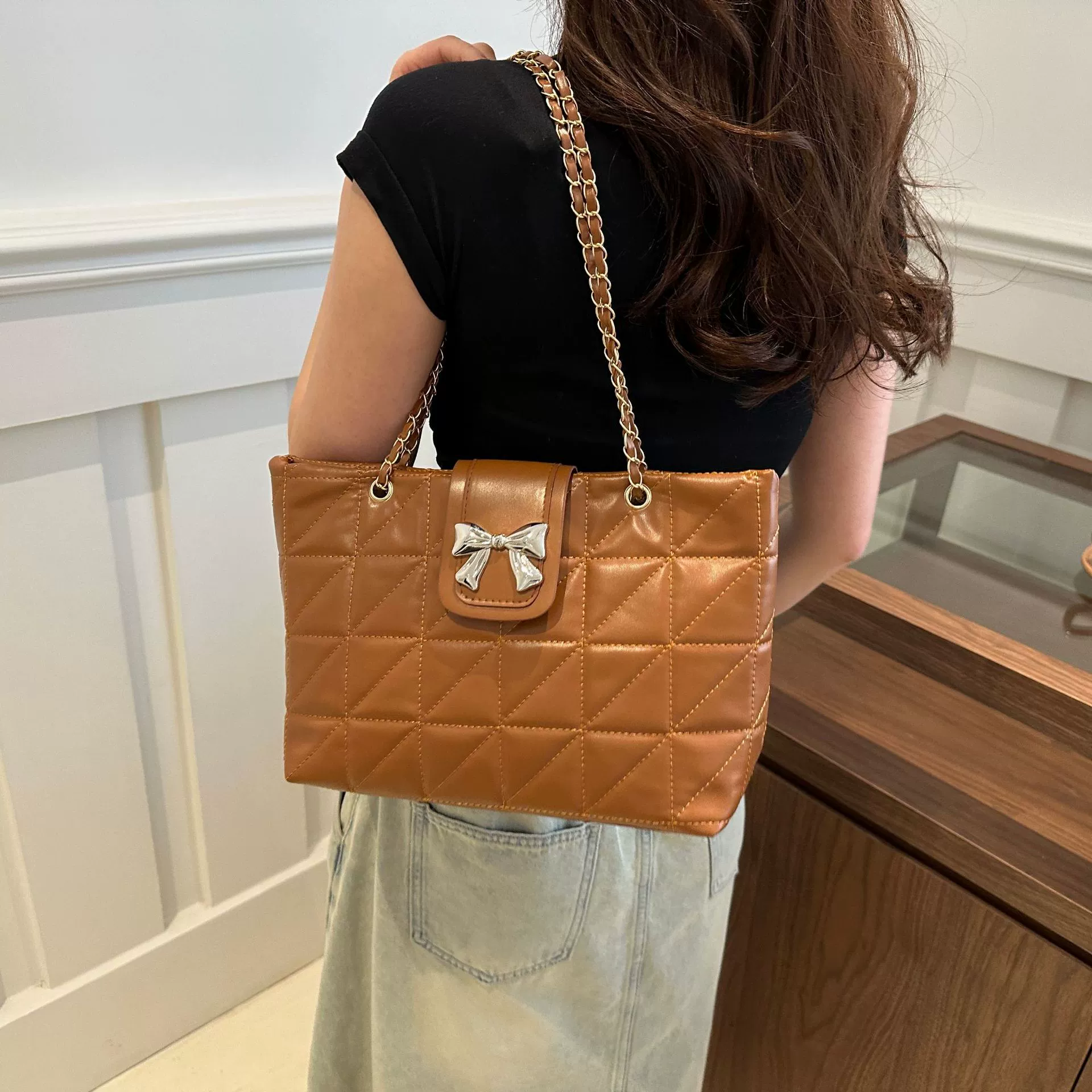 Soft capacious trend one-shoulder bag with diamond pattern, Korean style, chain bag