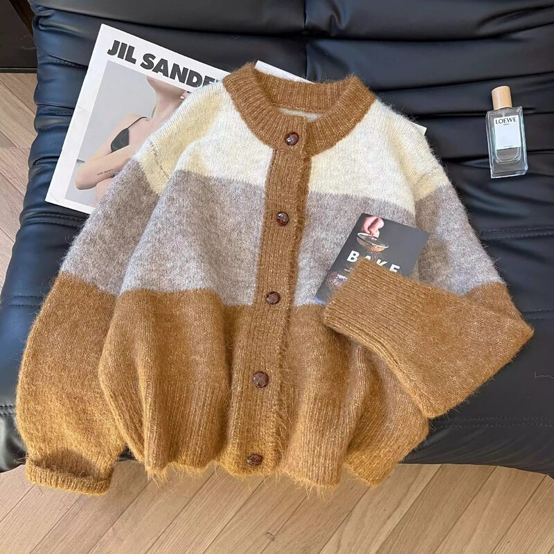 Korean-style color-blocked striped sweater jacket, new autumn and winter vintage casual design, versatile knitted cardigan top Korean-style color-blocked striped sweater jacket, new autumn and winter vintage casual design, versatile knitted cardigan top