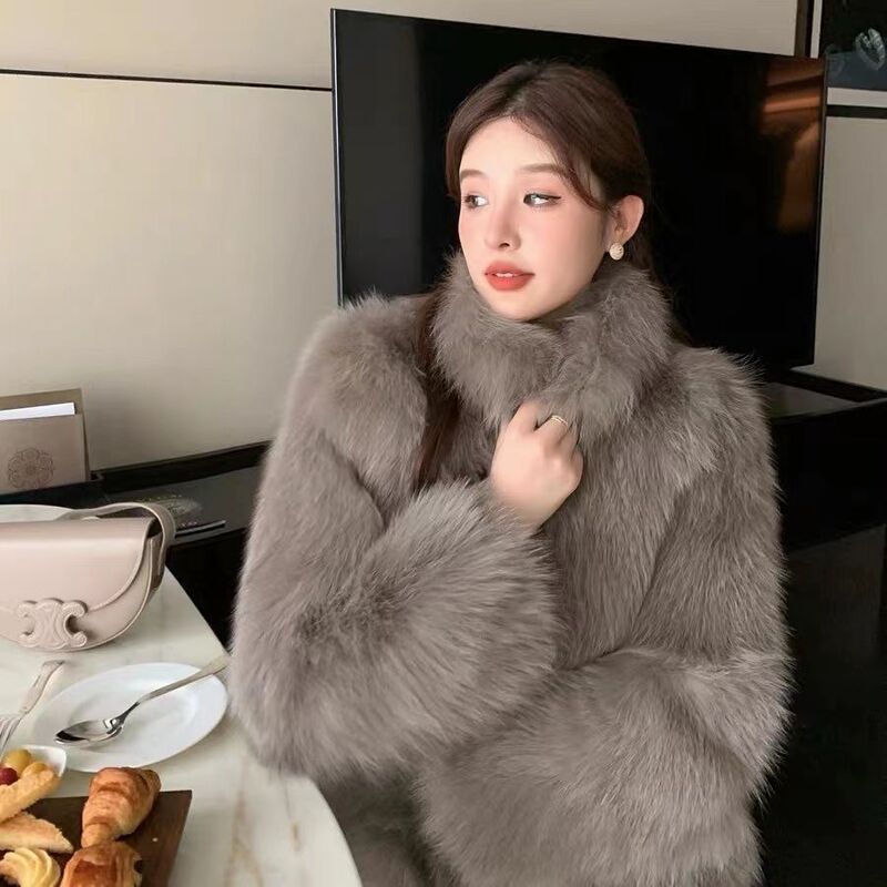2026 Autumn and Winter New Style Faux Fox Fur Coat, Fashionable Young Chanel-Style Elegant Warm Thick Coat 2026 Autumn and Winter New Style Faux Fox Fur Coat, Fashionable Young Chanel-Style Elegant Warm Thick Coat
