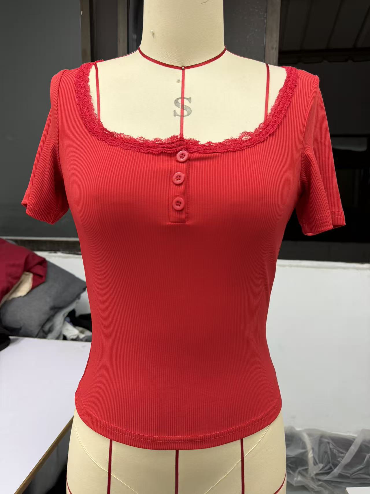 Lace-Up V-Neck Short Sleeve Top For Women, Fashion Basic Casual Blouse With Button Detail, Spring Summer Essential_ecoleips.com