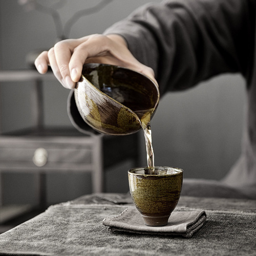 Retro handmade stoneware hand-grabbed fair cup ceramic tea pouring tea dispenser large capacity Japanese style tea pouring male cup wholesale