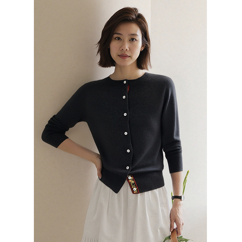 【E-Commerce Order】Ethnic Style Embroidered Cashmere Knit Cardigan for Women, 2025 Autumn and Winter Long-Sleeve Fashion Top