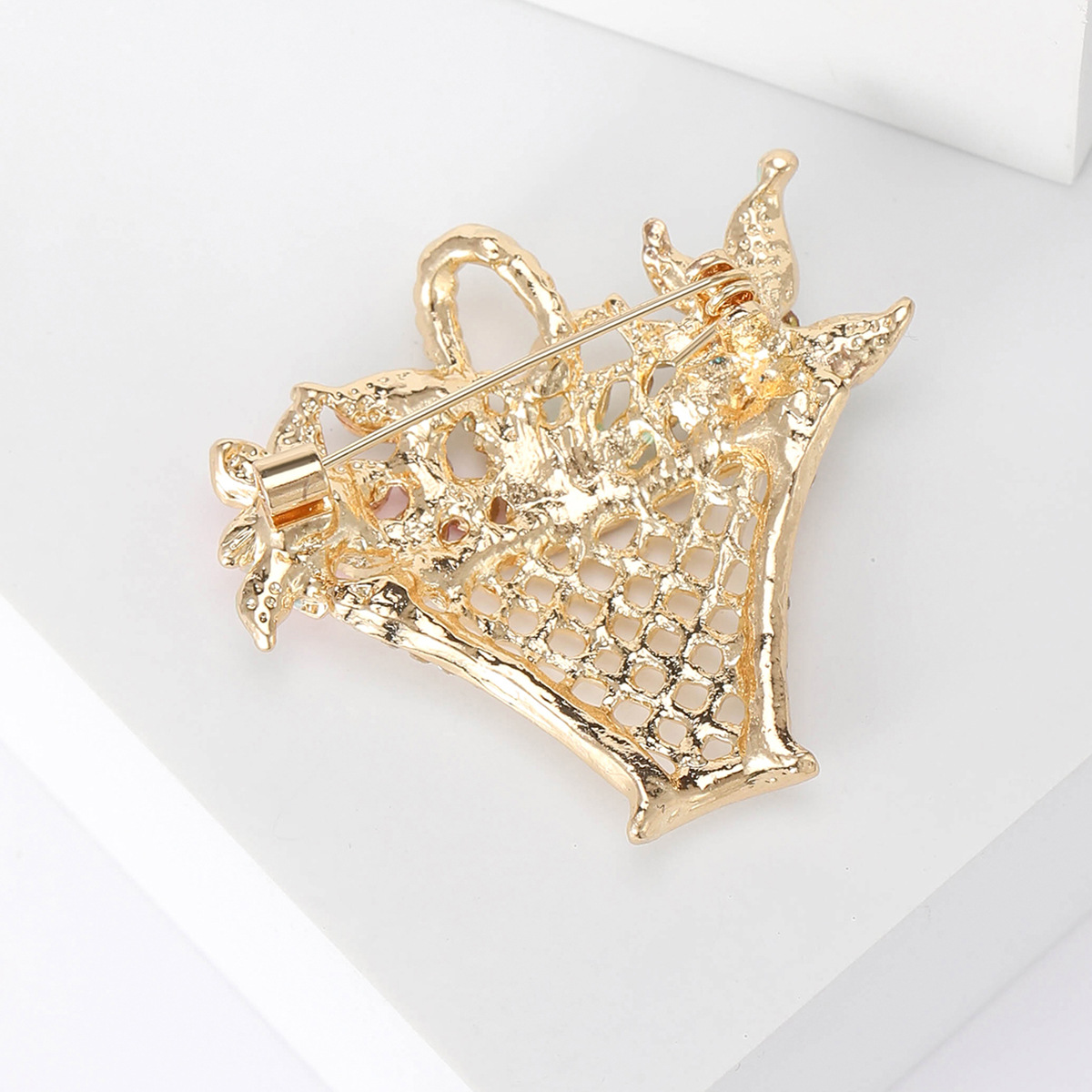 All Seasons Season Women's Gender Casual, Elegant Style Casual Elegant Pin Flower Alloy Zircon Women's Brooches