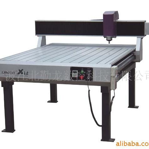 源头工厂18年行业品牌勤龙雕刻机广告雕刻机