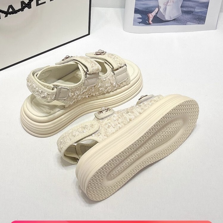 Sandalias de viento de fragancia pequeña para mujer 2025 nuevo estilo de verano para llevar zapatos de estilo de hadas de plataforma de moda de todo fósforo para mujer con falda