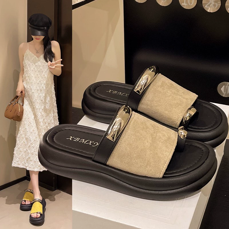 Женские пляжные шлепанцы с открытым носком, летняя коллекция 2025 года, фееричный стиль, на толстой подошве, на танкетке, оптом