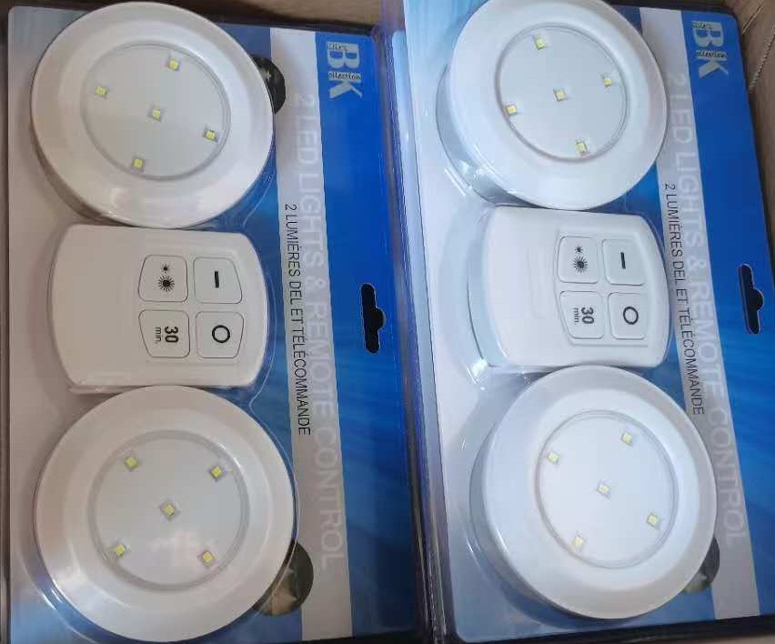 Luz COB inalámbrica con control remoto tipo lámpara de gabinete montada en pared para hogar