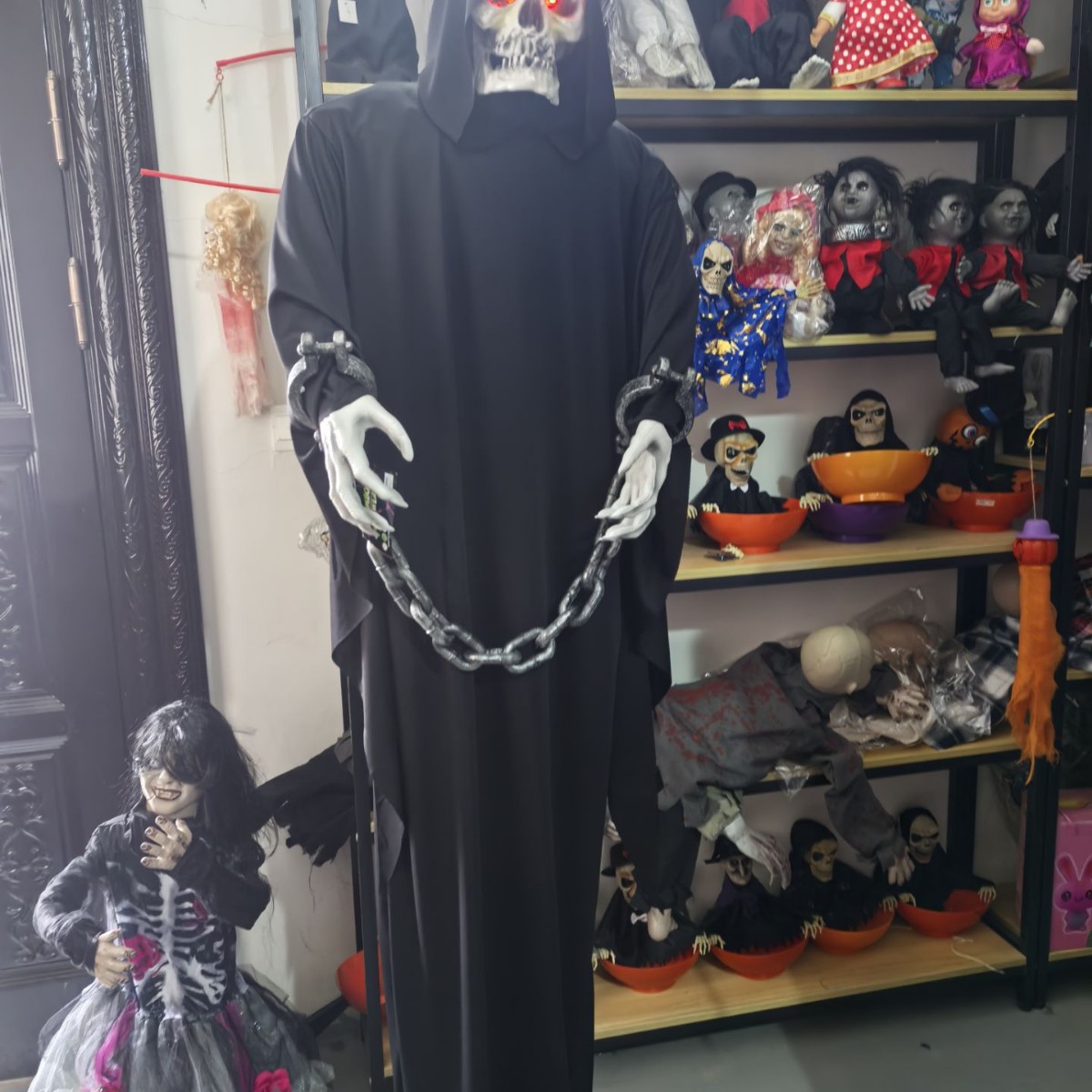 Nuevos productos en el mercado Escape House Electric NPC Atmosfera de terror Big Swing Boobs Movimiento de fantasmas Halloween
