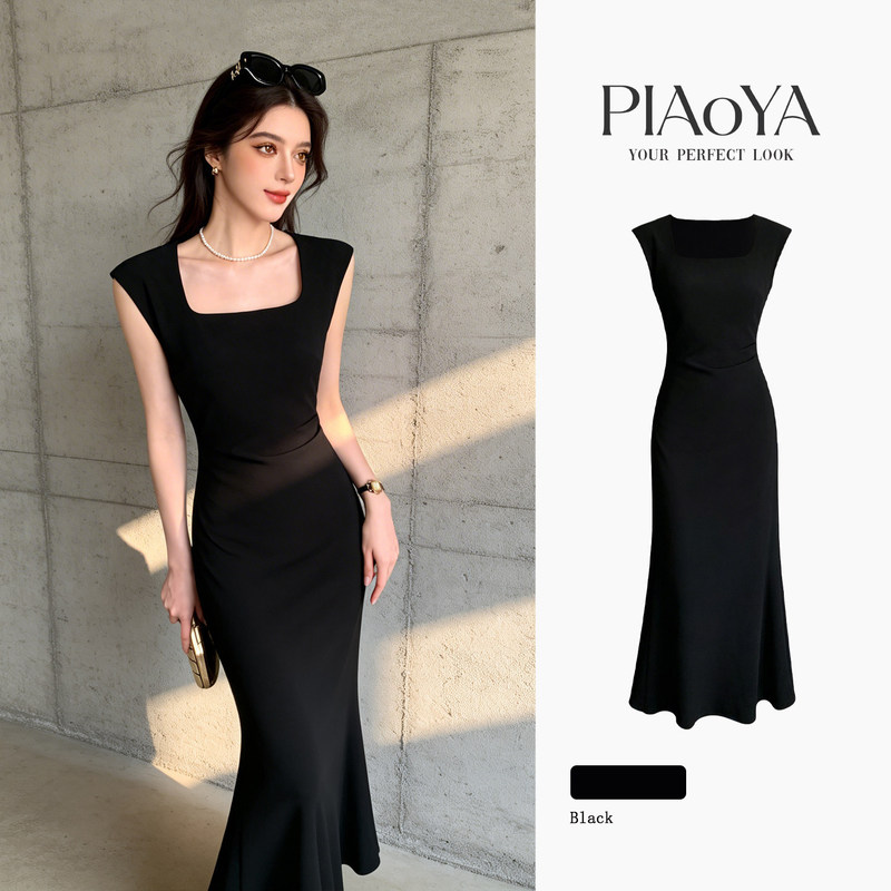 Black Square-Neck Sleeveless Pleated Waist-Cinching Dress for Women, Summer 2026 New Style, Elegant Bodycon A-Line Little Black Dress
