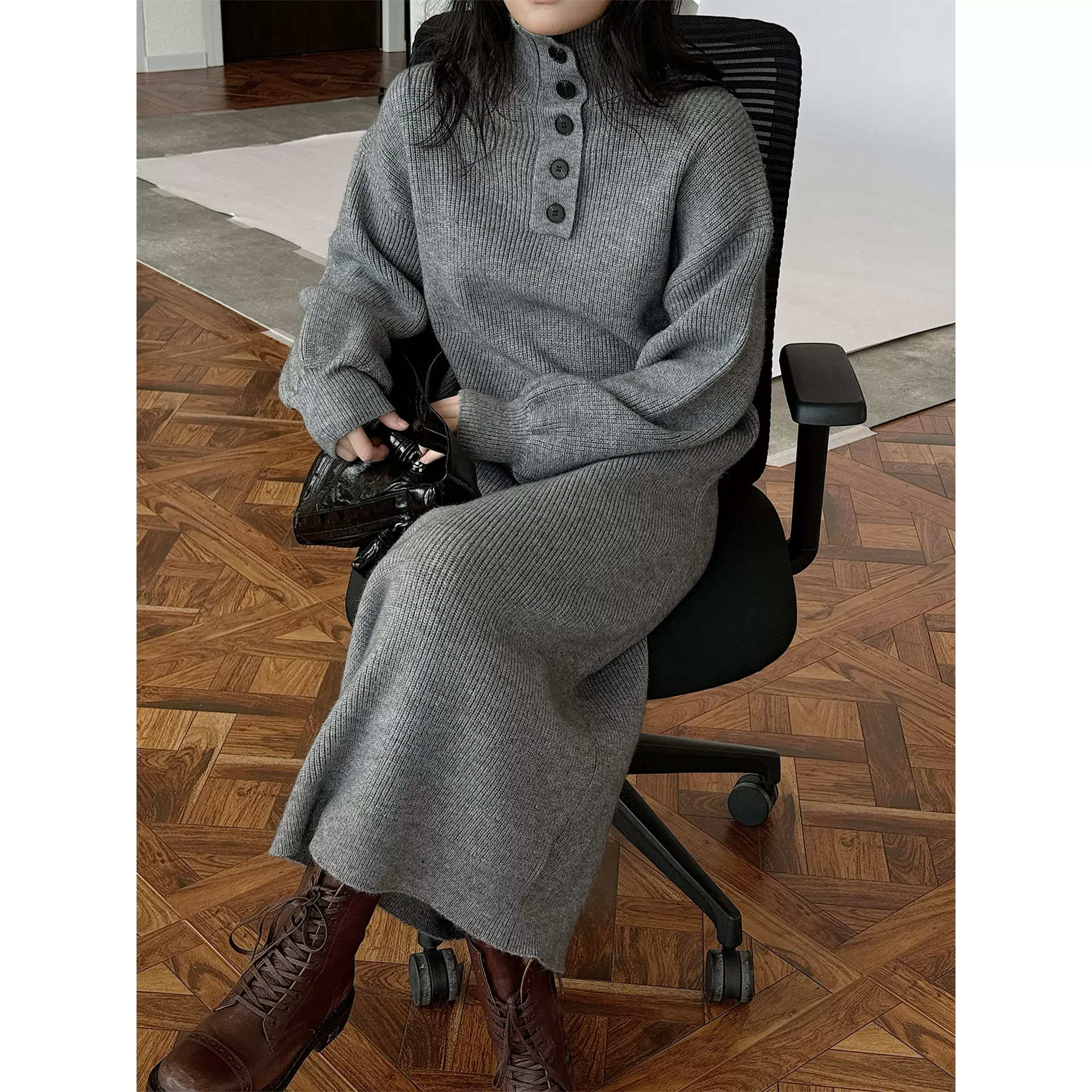 卢浮冬季新款日系慵懒加厚高领针织连衣裙柔软亲肤宽松过膝长裙女