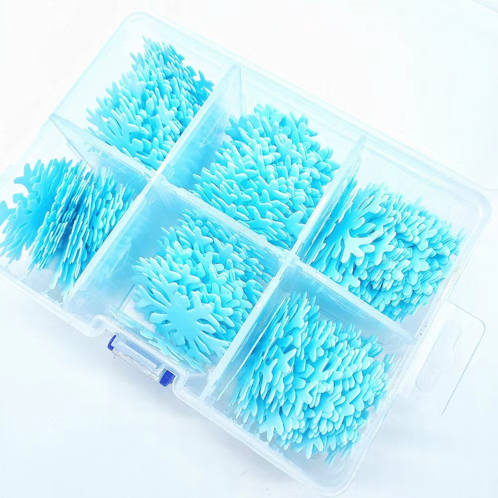 Cross-border best-selling rice paper snowflake baked cake decoration maple leaf butterfly rice paper edible snowflake birthday party