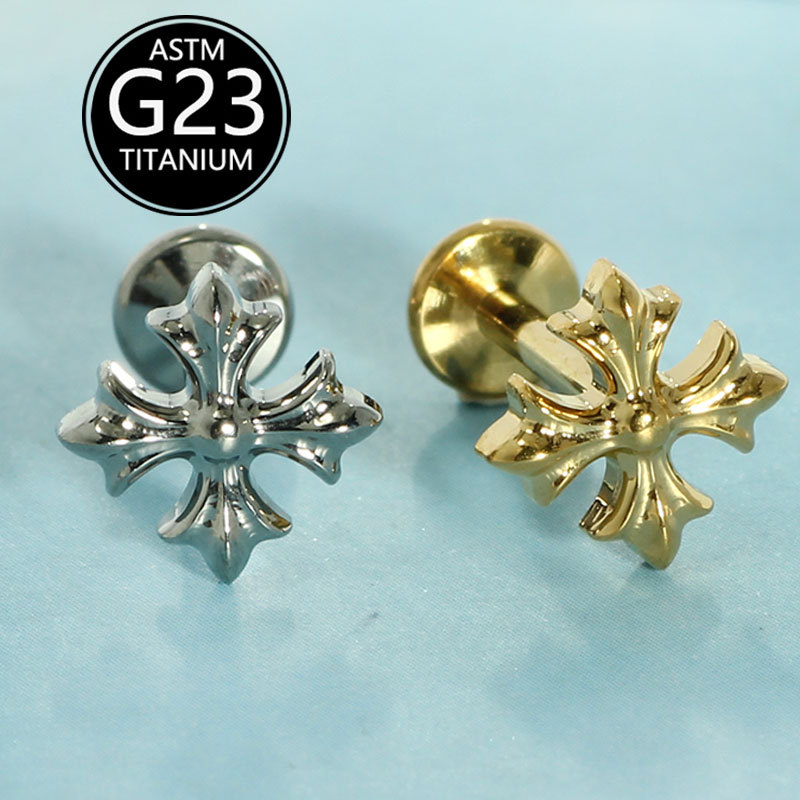 Silver pointed spike labret stud material detail