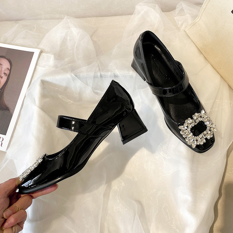 2022 primavera nuevos zapatos de mujer versión coreana de diamantes flash hebilla cuadrada tacón medio con suela gruesa tacón grueso cabeza cuadrada zapatos Mary Jane