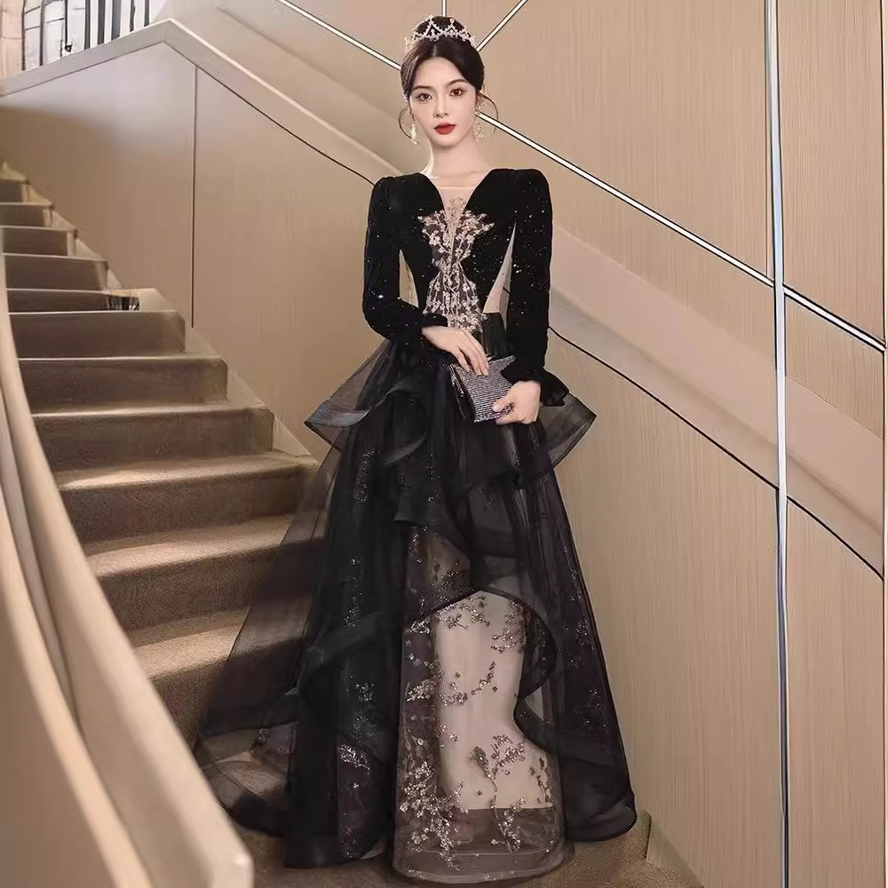 Vestido de noche negro 2026 nuevo estilo francés de lujo ligero nicho de gama alta cena anual anfitrión de examen de arte manga larga