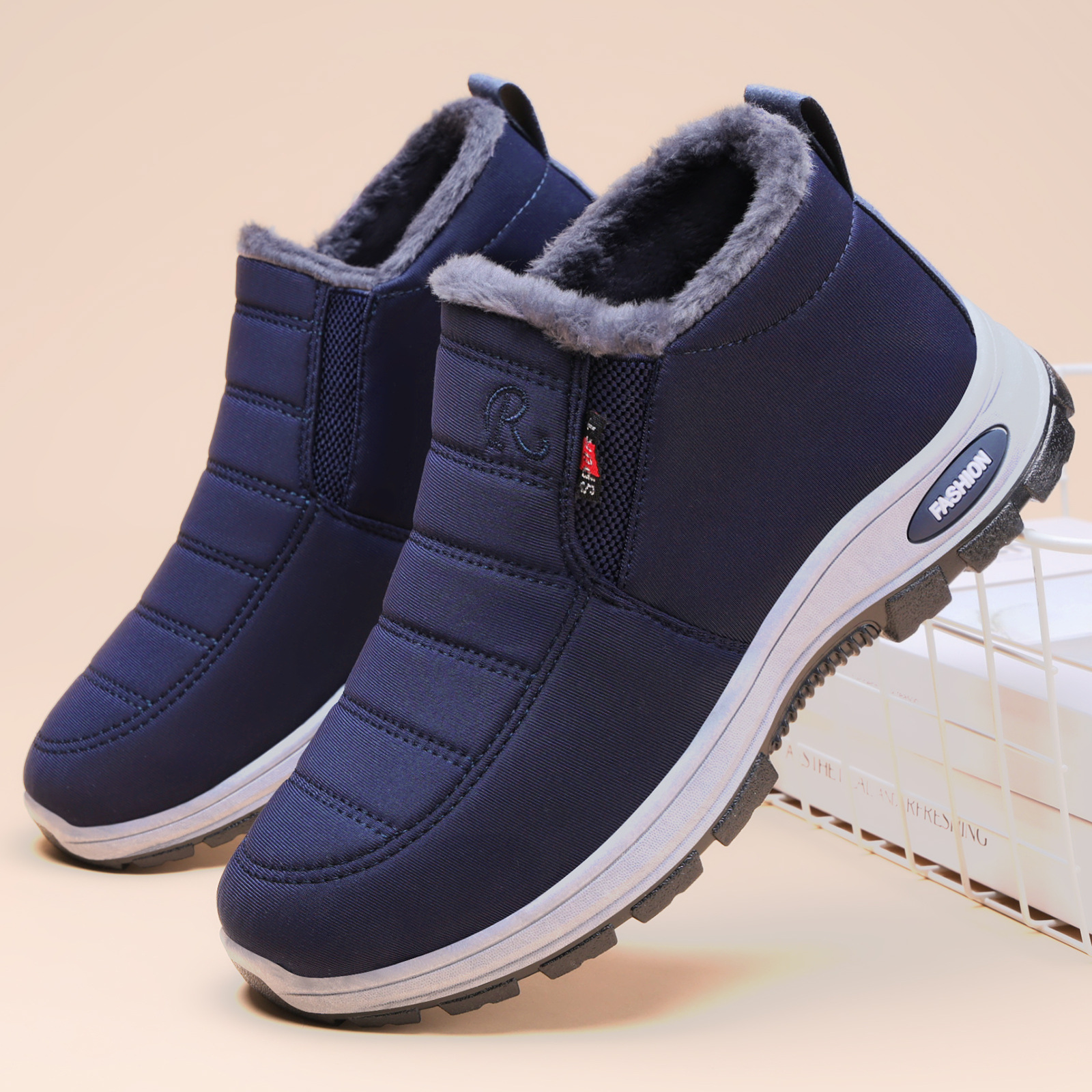 Zapatos de algodón para hombre para invierno, botas para hombre con envío directo transfronterizo, botas de algodón para parejas de talla grande, botas cortas gruesas con forro polar, botas de nieve con suela gruesa.