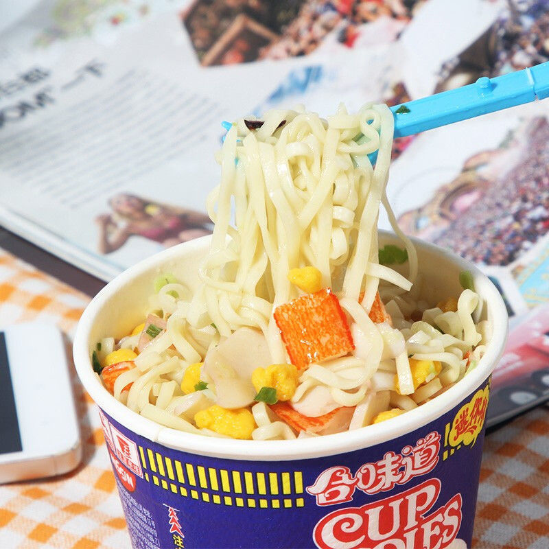 Nissin Hewei Cup Noodles Whole Box Wholesale 12 Cup Instant Noodles Open Cup Instant Late Night Snack Food Instant Noodles