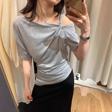 设计感小众露肩T恤女2025夏季新款短袖棉斜边修身显瘦休闲上衣