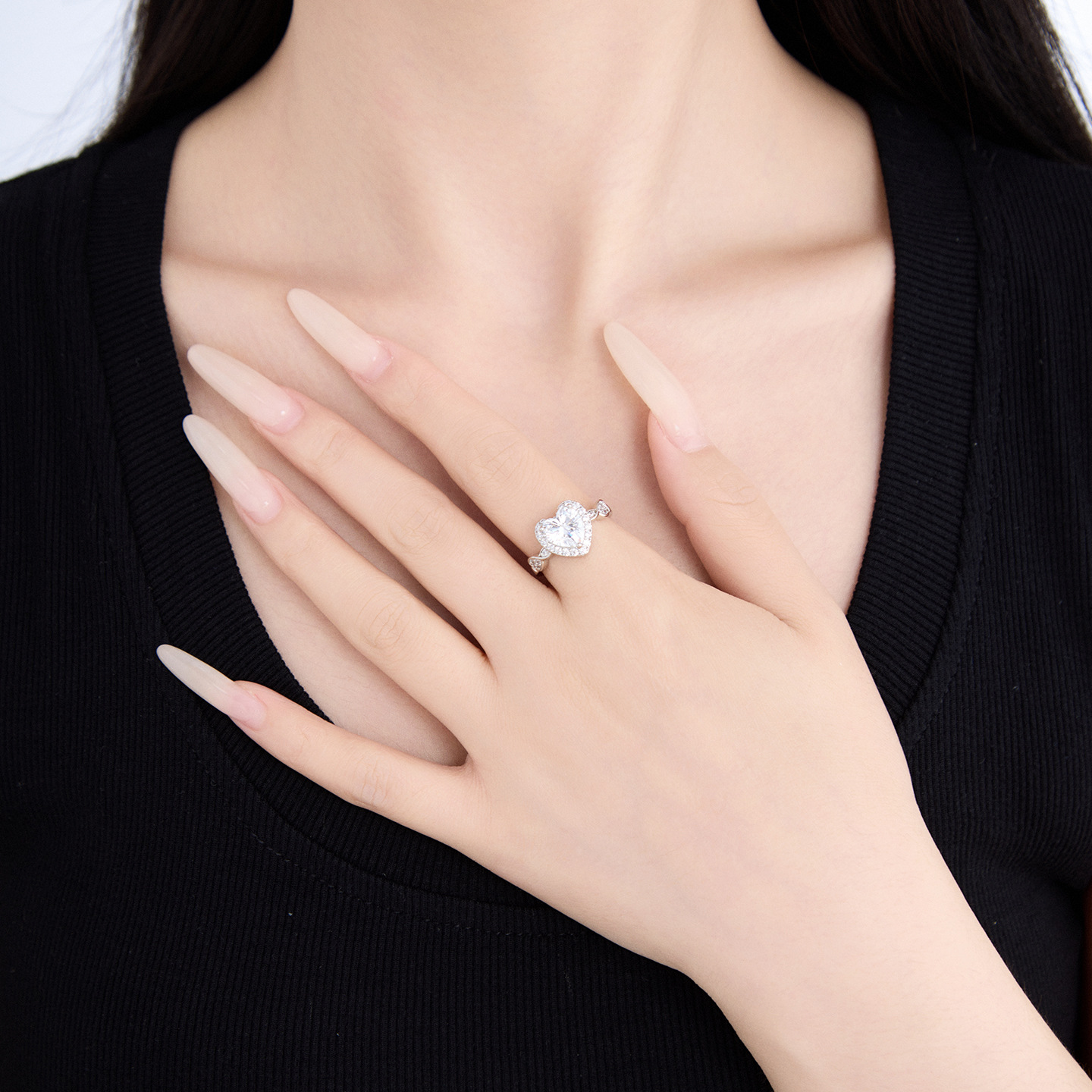 Anillo de Corazón con Piedra Artificial de Aleación Galvanizado image 5