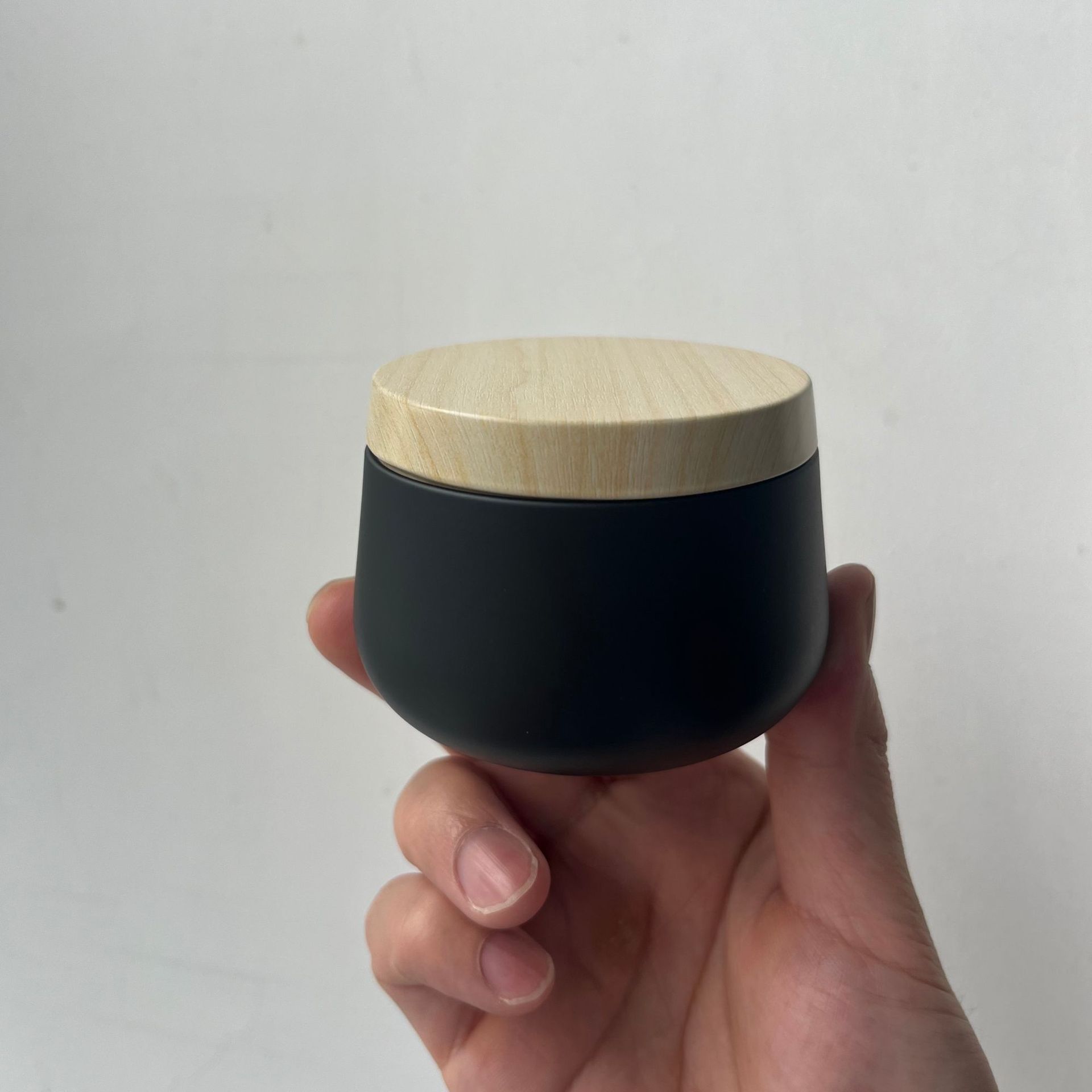En stock: Juego de 24 cajas de hojalata con tapa sellada, imitación madera, para dulces, velas y aromaterapia, de 4oz y 8oz, latas de hojalata sin costuras.