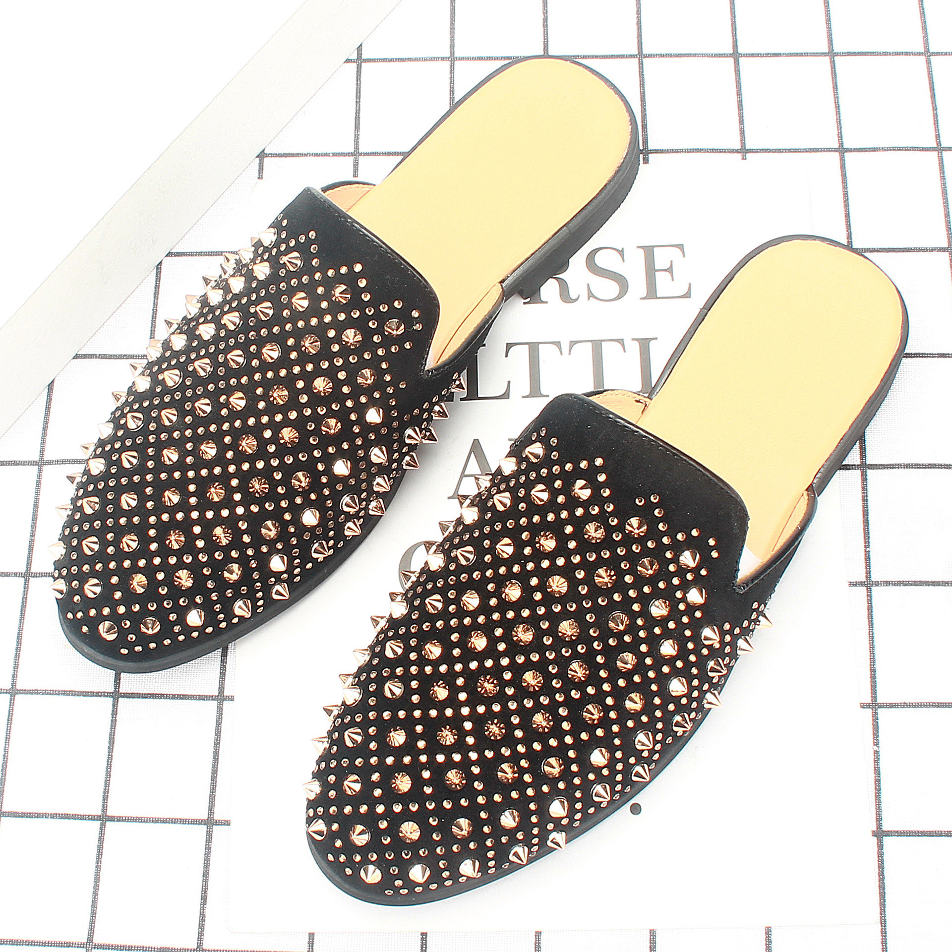 2022�ļ���������СƤЬ��ʿ����һ�ŵ�Ӣ�׺��泱������Ь176