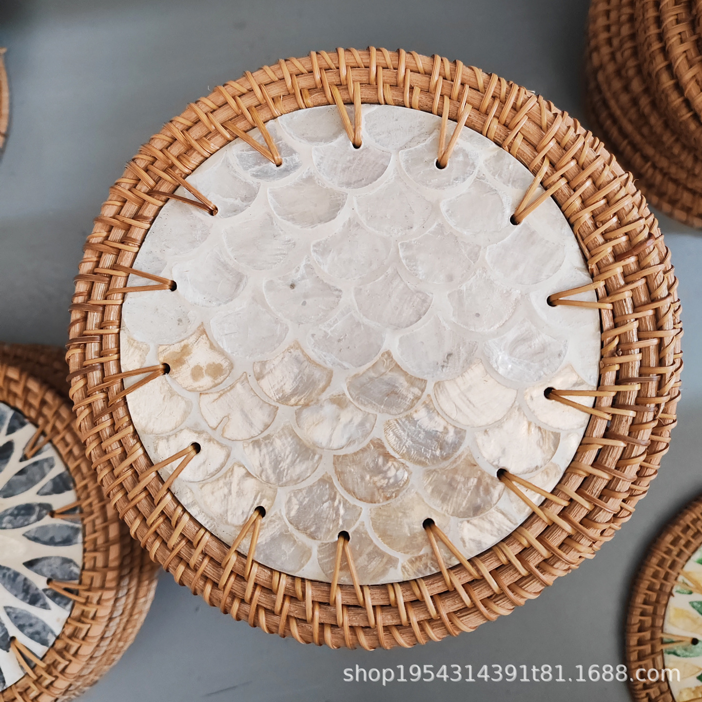 Alfombrilla aislante de concha, posavasos para hoteles y hostales, alfombrilla de desayuno con borde de ratán, alfombrilla antisalpicaduras para mesa de café, aislamiento térmico y protección contra quemaduras.