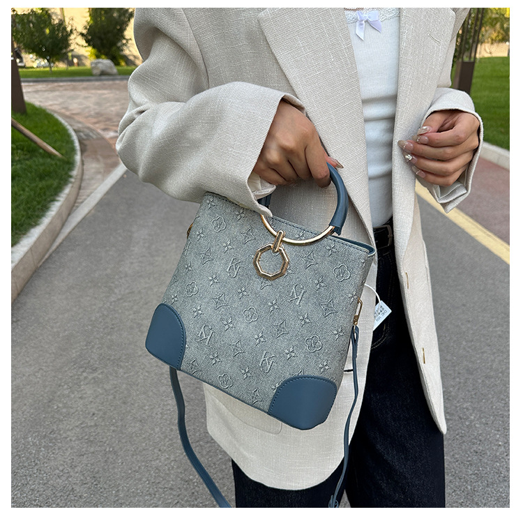 1029g Weight Polyester Lining Material Zipper Closure Type Single Shoulder Strap Strap Type Crossbody Bag Bags Type Casual, Daily, Shopping Occasion Pu Leather Material Letter Pattern All Seasons Season Women's Gender Classic Style Style Bucket Shape Women's Pu Leather Letter Classic Style Bucket Zipper Crossbody Bag 16