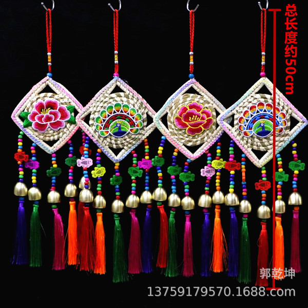 Straw woven ethnic pendant drop-shaped with tassels