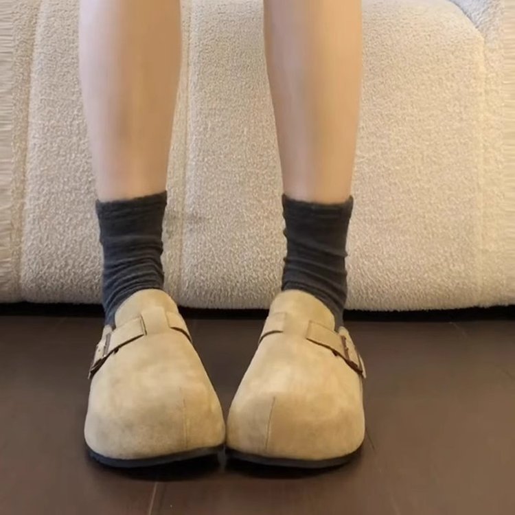 2026 primavera nuevo hombre pequeño con un pedazo de zapatillas con cabeza de bolsillo y media zapatillas para usar zapatos de mujer