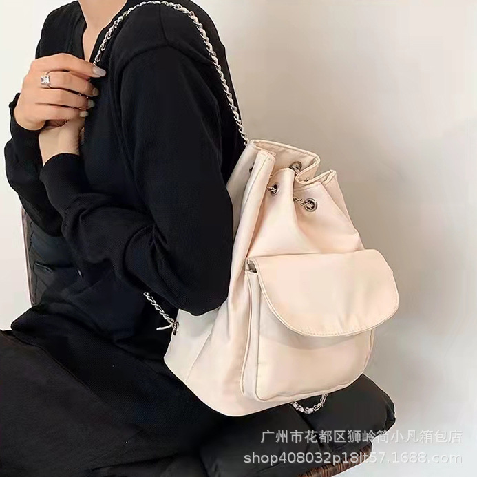 8748链条双肩包 (13).jpg