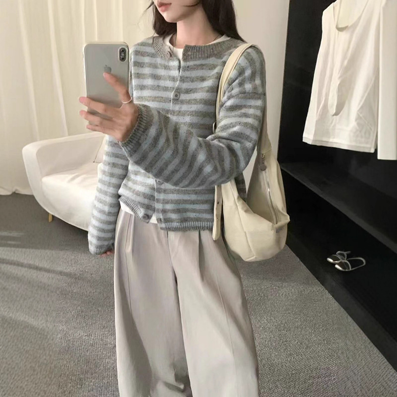 新品毛衣外套秋冬韩版经典女装高级感宽松撞色翻领条纹针织开衫|undefined