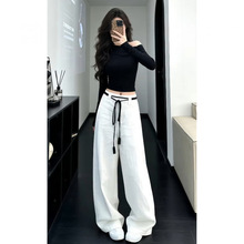 �紺��ϵƯ������һ����2026�¿��ɫ����б������Ů����������װ