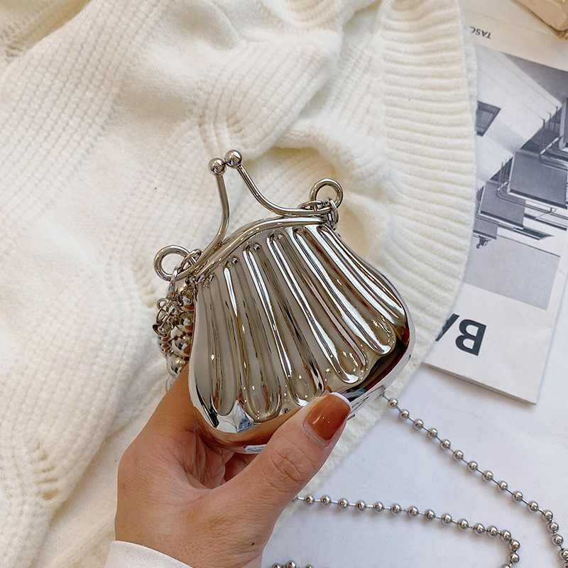 High end Mini Pearl Chain Handheld for Women 2023 New Small Stand One Shoulder Crossbody Shell Blessing Bag_voghion.com
