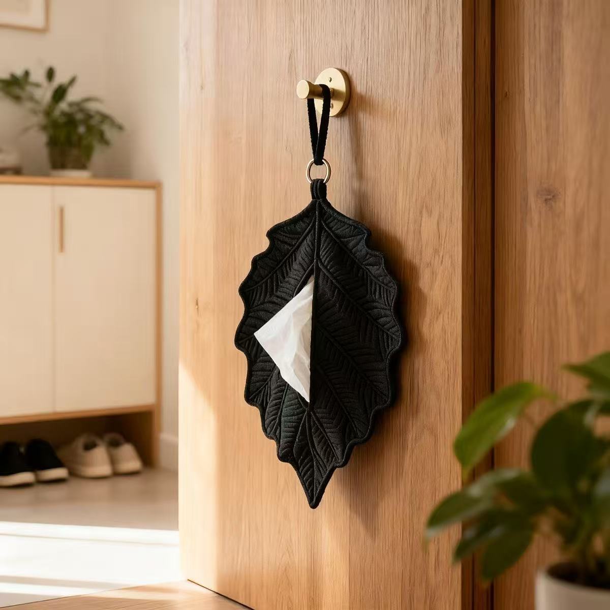 Creative leaf-shaped tissue box, wall-mounted tissue holder, car tissue bag, wall-mounted tissue box storage, same style as on Little Red Book