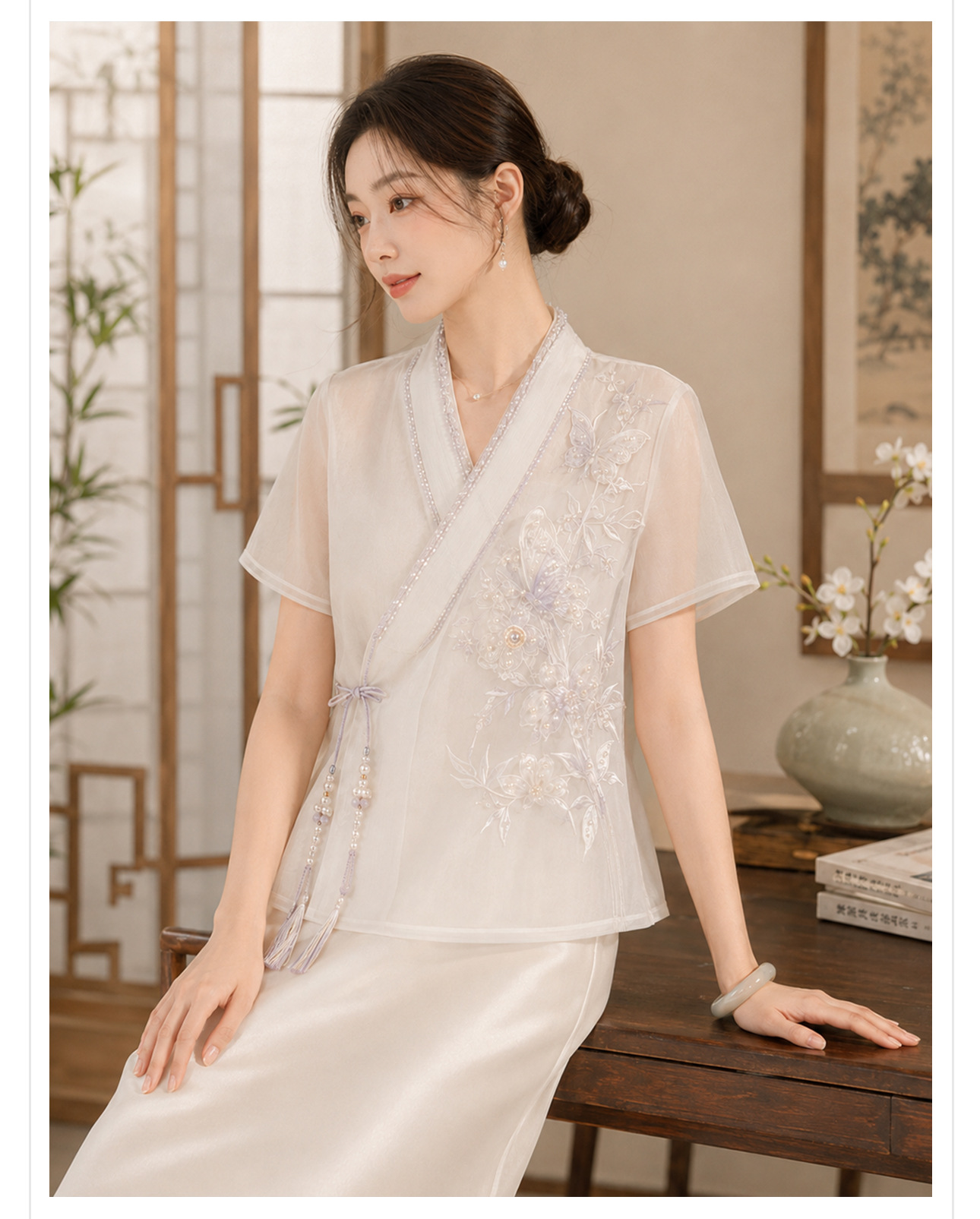 Áo sơ mi nữ cổ chữ V thêu túi, tua nút — màu mơ chi tiết 3