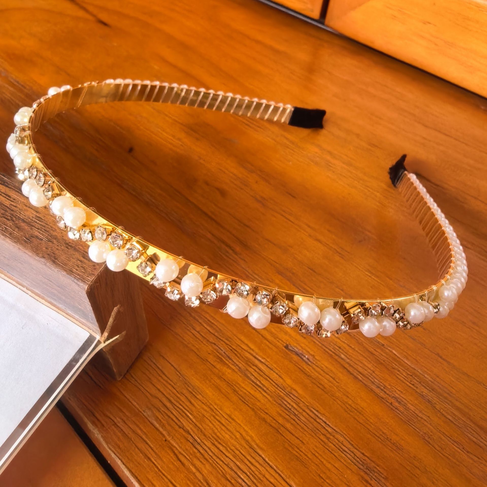 Diadema de Doble Capa con Perlas y Cristales Hecha a Mano para Mujer image 7