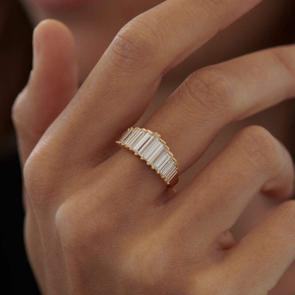 Fine Ring With Crown Design And Cubic Zirconia For Women_voghion.com