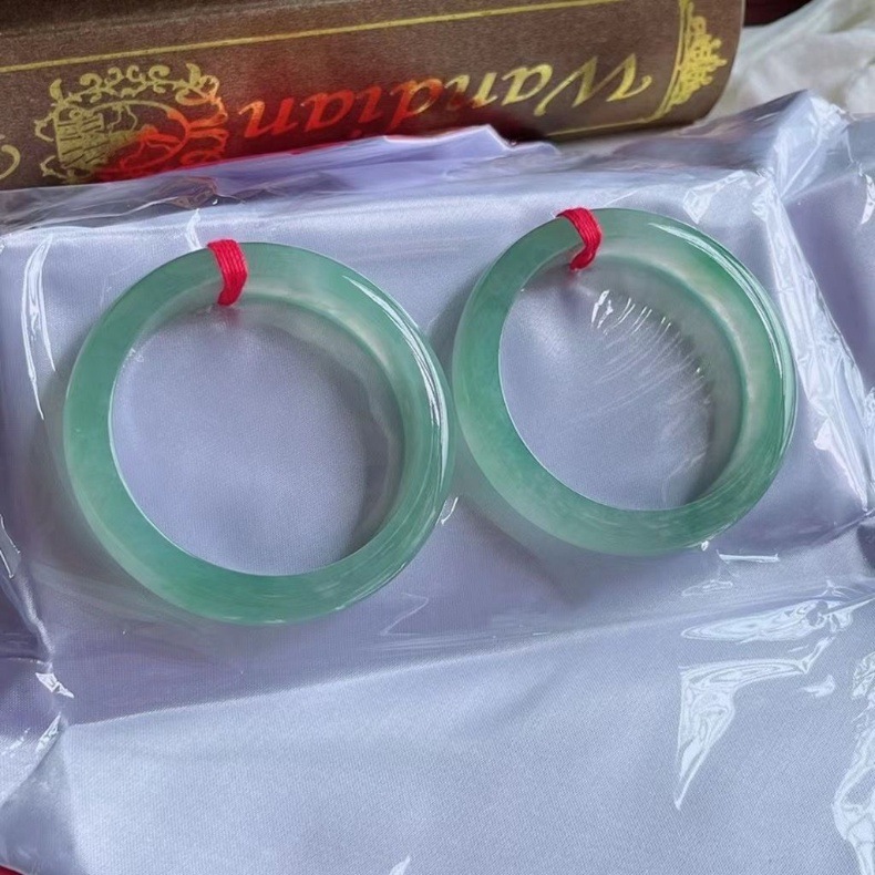 Vòng tay ngọc bích tự nhiên Miến Điện loại băng cao cấp có giấy chứng nhận chi tiết 5