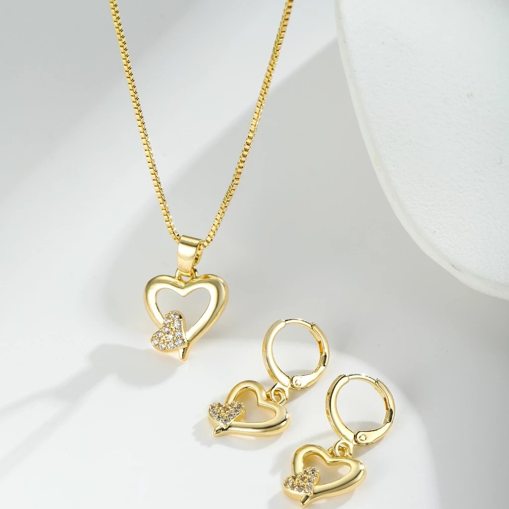 Comercio electrónico transfronterizo explosión colgante de amor ligero lujo nicho exquisito cadena clavícula aretes en forma de corazón conjunto de joyas de orejas image 3