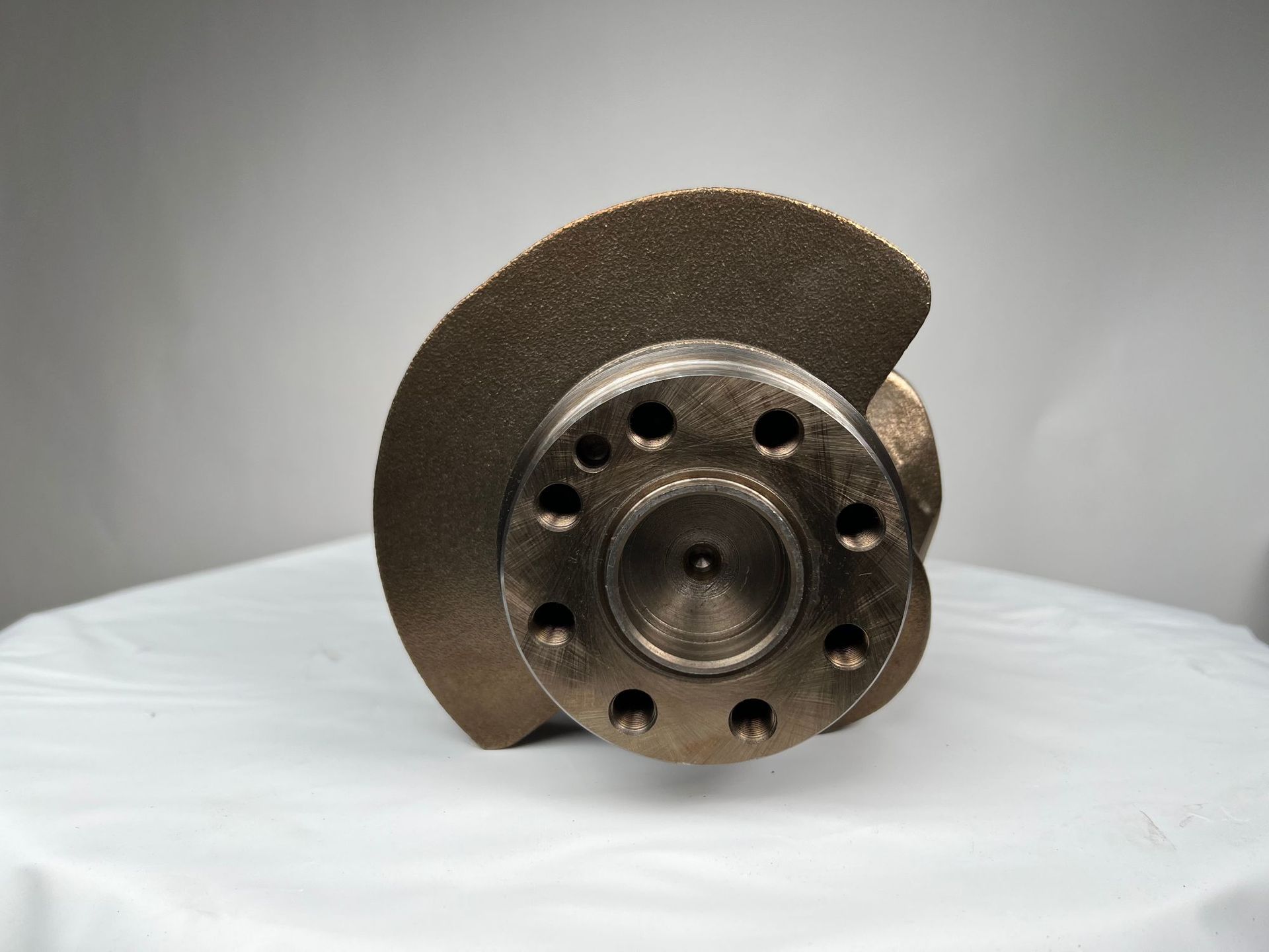 Crankshaft is suitable for Nissan v9x 8200945509B diesel engine parts factory direct sales
