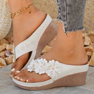 Foreign Trade plus size Flower Wedge with Thick Sole Beach Sandals and Slippers 2025 Summer New Women's Outer Wear Shoes