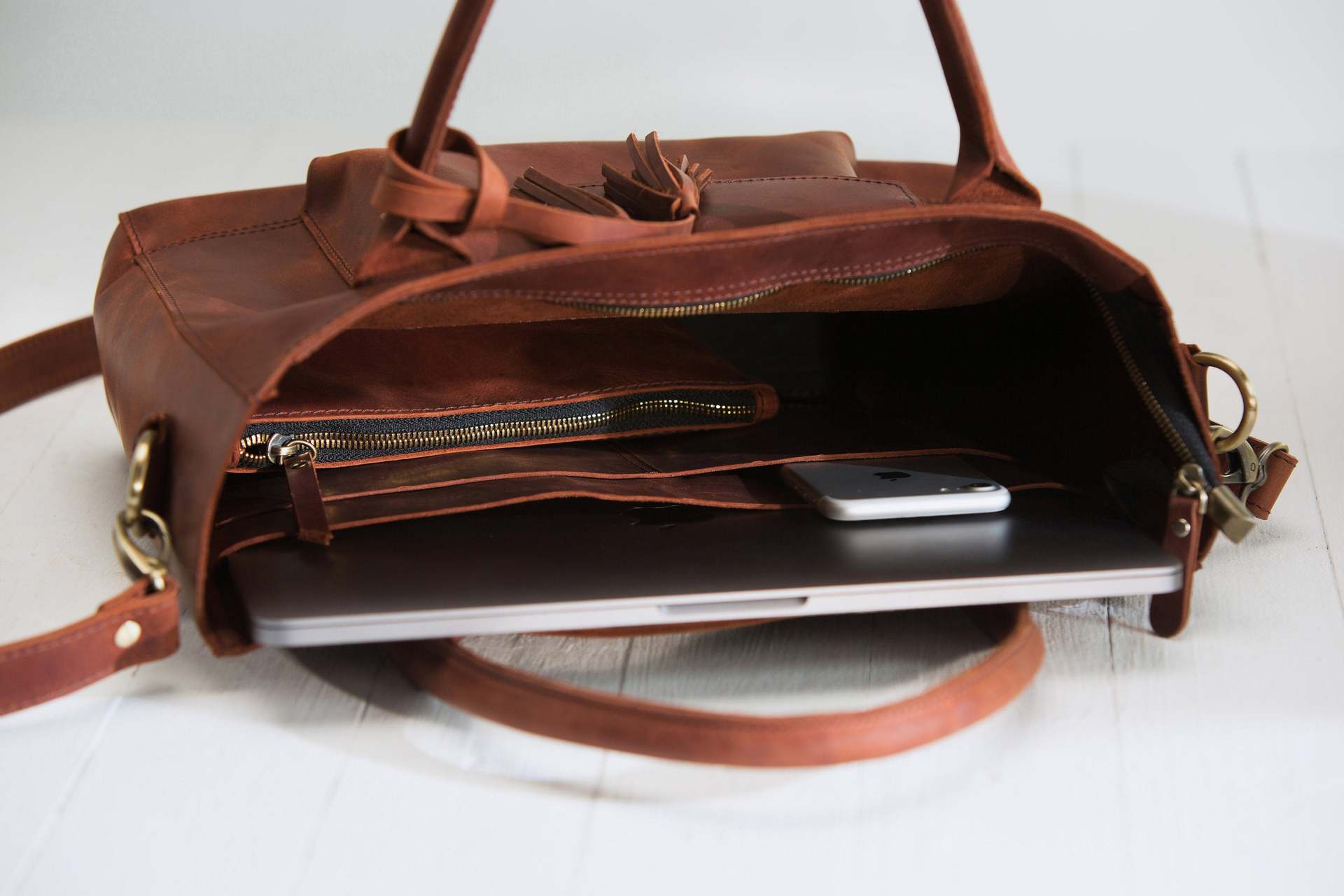 2022 Shou Gongzhi Routuote Large Capacity Luggage with Multi functional Handheld Soft Feeling Women's Bag_voghion.com