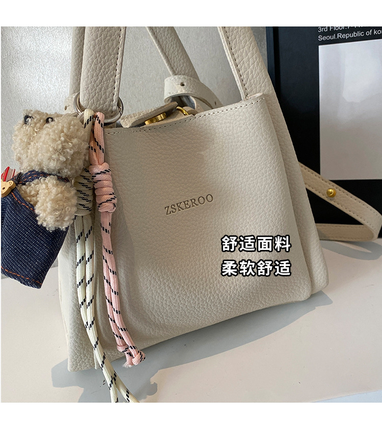 This year's popular bags for ladies are the 2025 new Korean-style simple and versatile crossbody bag and the retro commuting hand-held bucket bag Item Picture