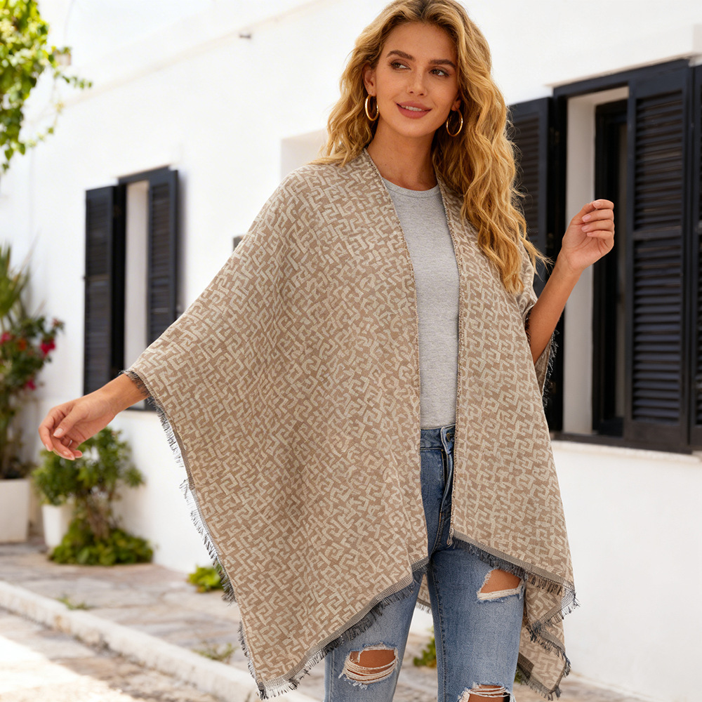 2024 letras de bifurcación capa capa capa de moda versátil otoño invierno cálido micro comercio transmisión en vivo con capa europea y americana