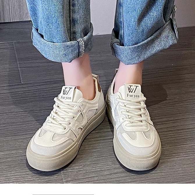 Zapatos de malla transpirables de malla de zapatos blancos de mujer 2024 primavera y verano nuevos zapatos de skate de estilo extranjero zapatos casuales de mujer