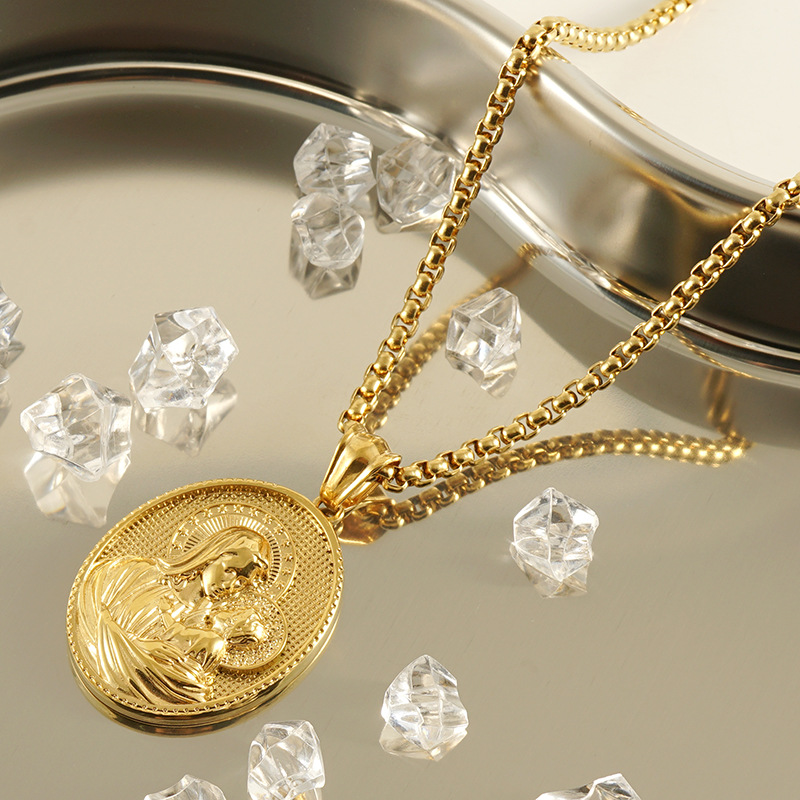 Nueva moda collar de acero inoxidable transfronterizo europeo y americano personalidad religiosa carácter titanio acero 18K colgante joyería al por mayor