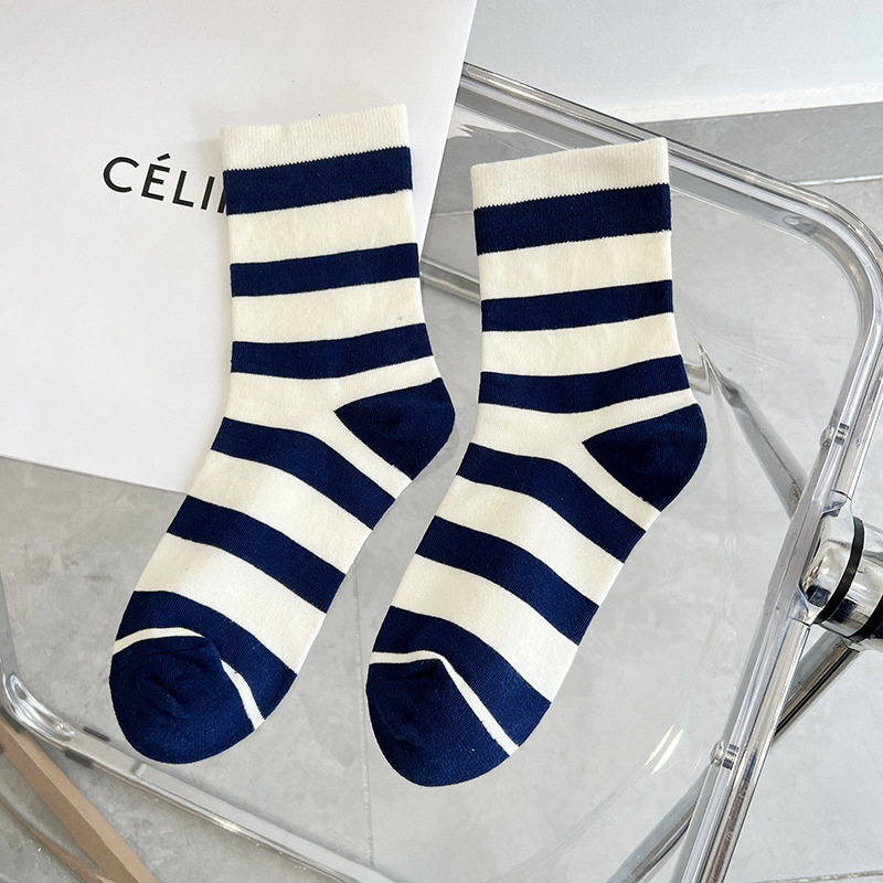 Primavera, Otoño e Invierno calcetines de mujer a media pierna rayas letra P color sólido algodón calcetines de mujer deportes medias de pareja blancas y azules