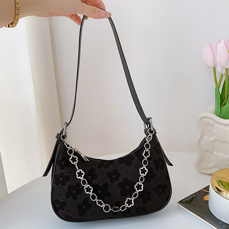 2023 Autumn New Fashion Simple Shoulder Bag Chain Trendy Underarm Bag Western Style Women's Bag Simple Crescent Bag Women_voghion.com