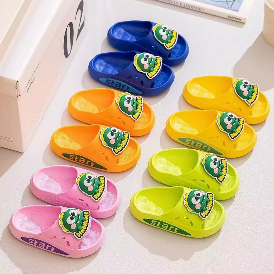2024 Мультяшный маленький динозавр маленький ребенок в середине дома, милые нескользкие и грязные тапочки ZMJ-2049 4 оптовая продажа