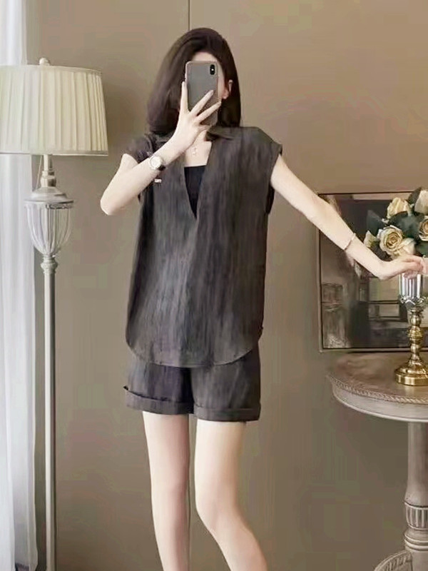 女装时尚套装夏季气质显瘦轻熟薄款设计感纯色短袖短裤两件套|undefined