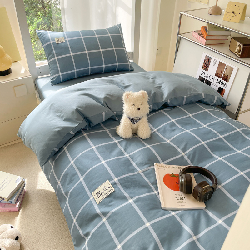 Temporada de apertura cama de dormitorio de estudiantes de color sólido de tres piezas de algodón puro 2025 nuevo estilo sábana cubierta de edredón sábana